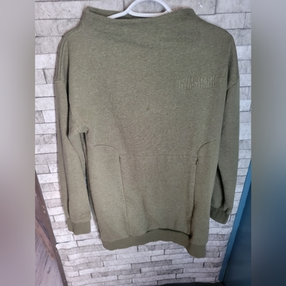 GymShark Sweatshirt with Front zip‎ pocket Size Medium gray green